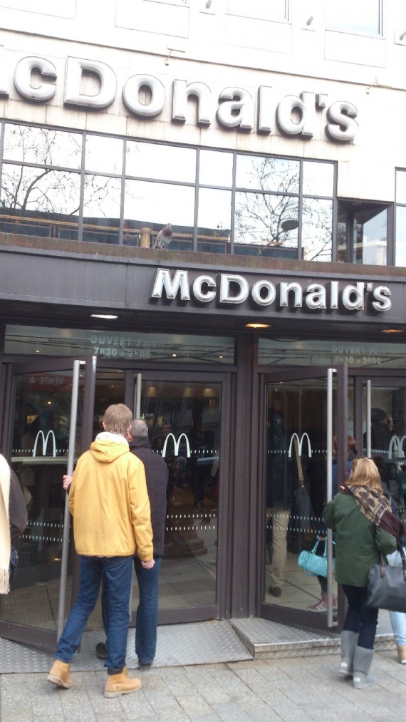 Макдональдс в Париже